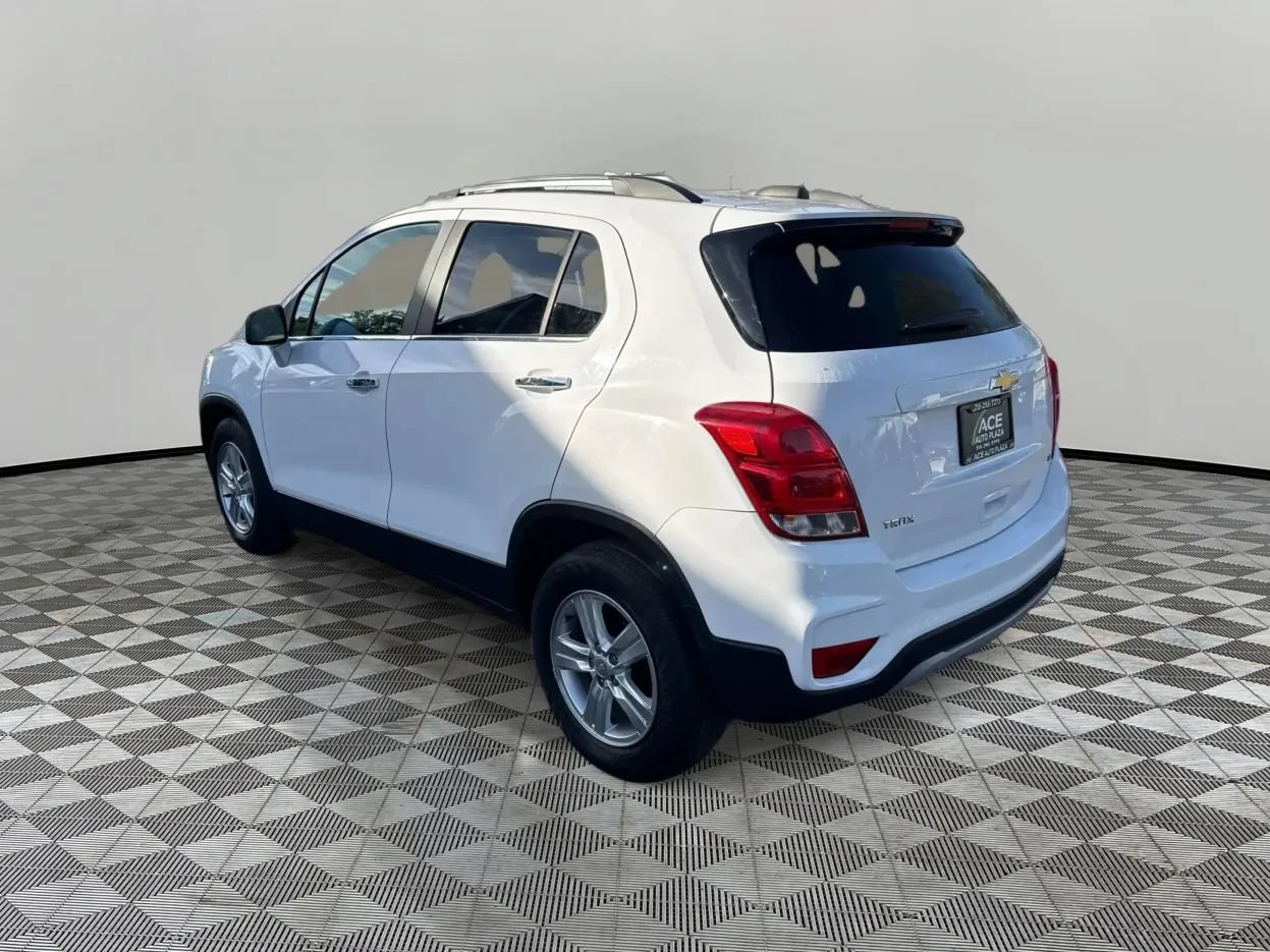 Used 2020 Chevrolet Trax LT w/ LT Convenience Package FWD image 7