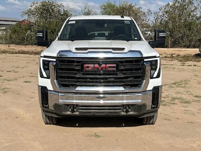 New 2025 GMC Sierra 2500 Pro w/ Convenience Package