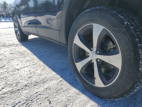 Used 2020 Jeep Cherokee Limited image 36