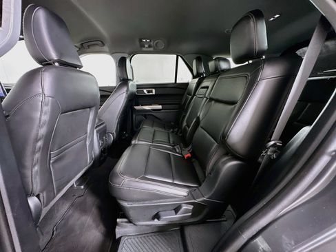 Used 2024 Ford Explorer XLT w/ Equipment Group 202A AWD/4WD image 26