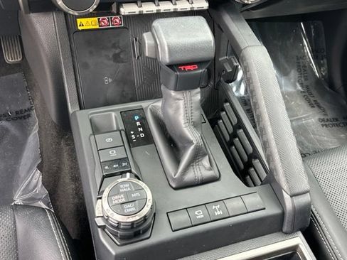 Used 2025 Toyota 4Runner TRD Off-Road Premium AWD/4WD image 4