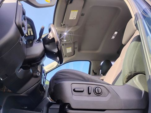 Used 2019 Chevrolet Silverado 1500 RST w/ All-Star Edition RWD image 12