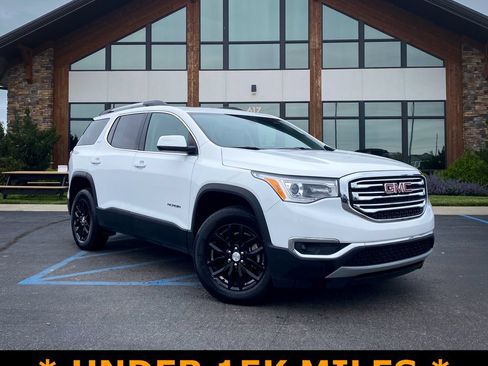 Used 2019 GMC Acadia SLT w/ LPO, Floor Liner Package FWD image 1