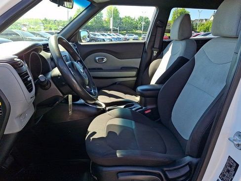 Used 2017 Kia Soul FWD image 17