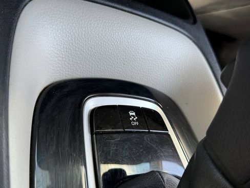 Used 2024 Toyota Corolla LE FWD image 30