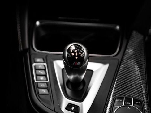Used 2018 BMW M3 RWD image 22