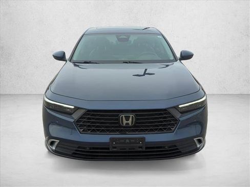 Used 2023 Honda Accord Touring image 2