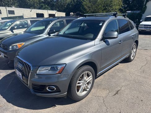 Used 2016 Audi Q5 2.0T Premium Plus w/ Technology Package AWD/4WD image 2