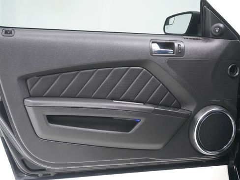Used 2013 Ford Mustang Premium image 14