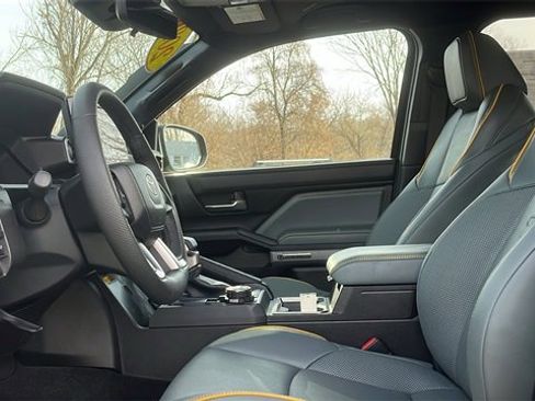 Used 2024 Toyota Tacoma Trailhunter image 10