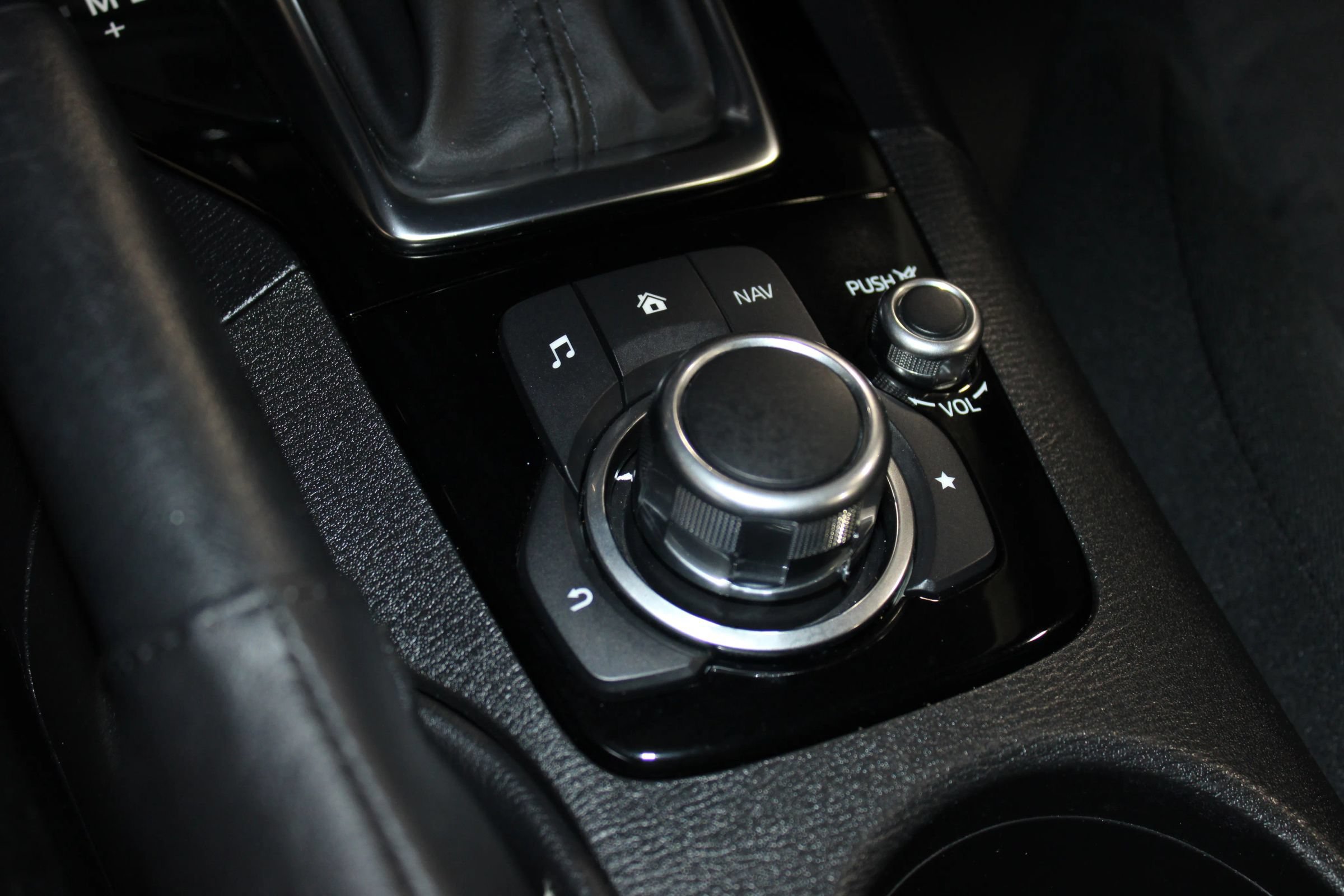 Used 2015 MAZDA MAZDA3 i Sport FWD image 19