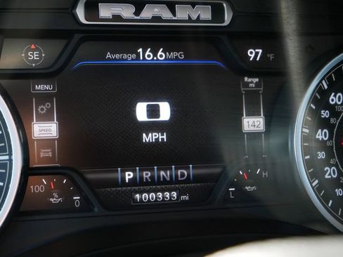 Used 2022 RAM 1500 Laramie AWD/4WD image 31