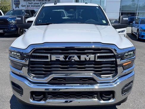Used 2025 RAM 2500 Big Horn AWD/4WD image 2