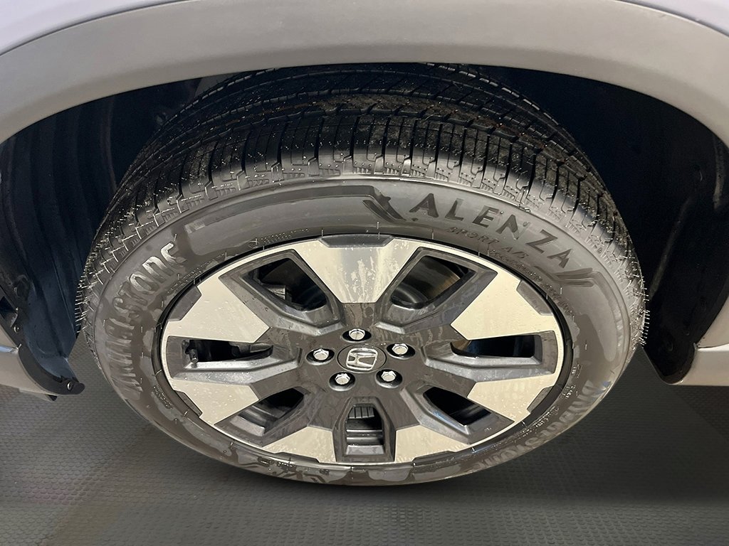 New 2026 Honda Pilot Touring image 11