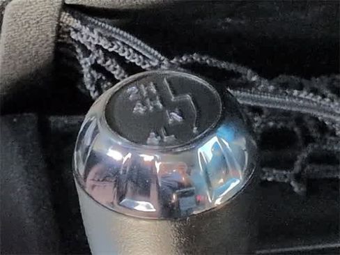 Used 2015 Jeep Wrangler Sport image 36