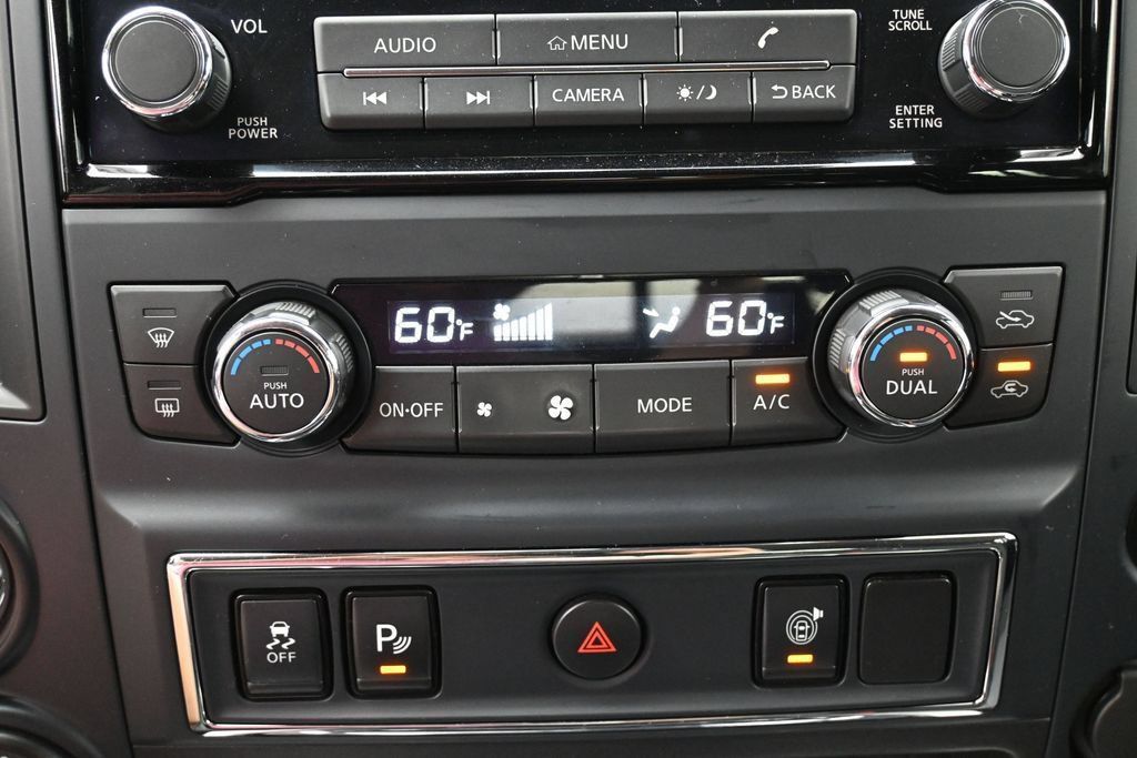Used 2024 Nissan Titan SV w/ SV Convenience Package AWD/4WD image 25
