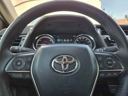 Used 2020 Toyota Camry XLE FWD image 30
