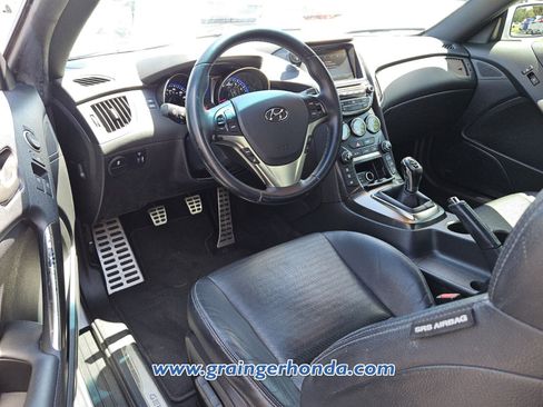 Used 2015 Hyundai Genesis 3.8 RWD image 11