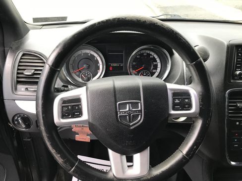 Used 2016 Dodge Grand Caravan R/T FWD image 13