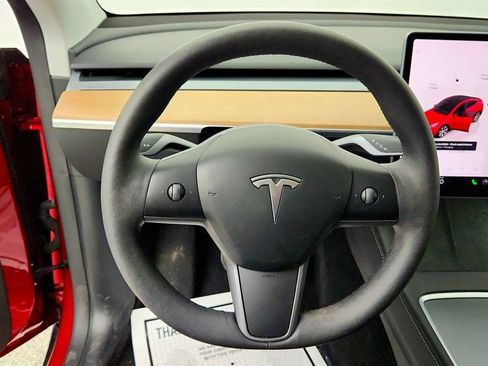 Used 2024 Tesla Model Y Long Range AWD/4WD image 13