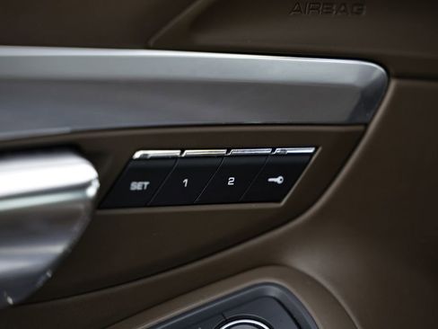 Certified 2018 Porsche 911 Targa 4S w/ Sportdesign Package image 23