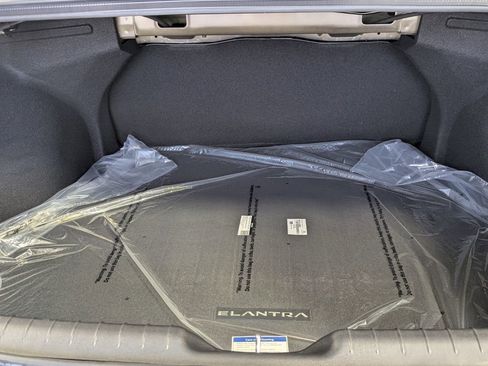 New 2026 Hyundai Elantra SE image 24