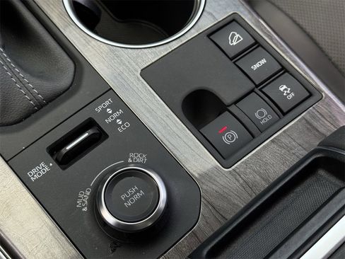 Used 2024 Toyota Highlander Platinum image 21