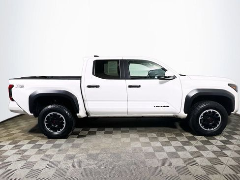 Certified 2024 Toyota Tacoma TRD Off-Road image 9