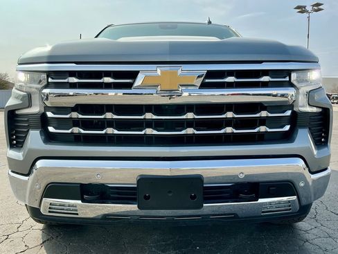 Used 2025 Chevrolet Silverado 1500 LTZ image 9