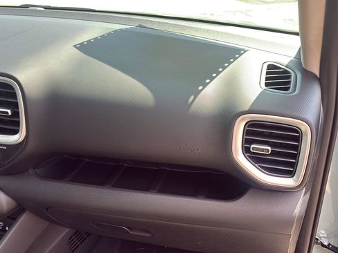 Used 2026 Hyundai Venue SEL FWD image 14