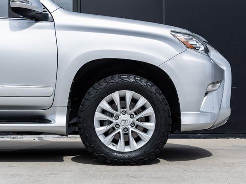 Used 2018 Lexus GX 460 image 11