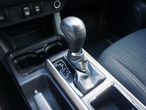 Used 2018 Toyota Tacoma SR5 RWD image 29
