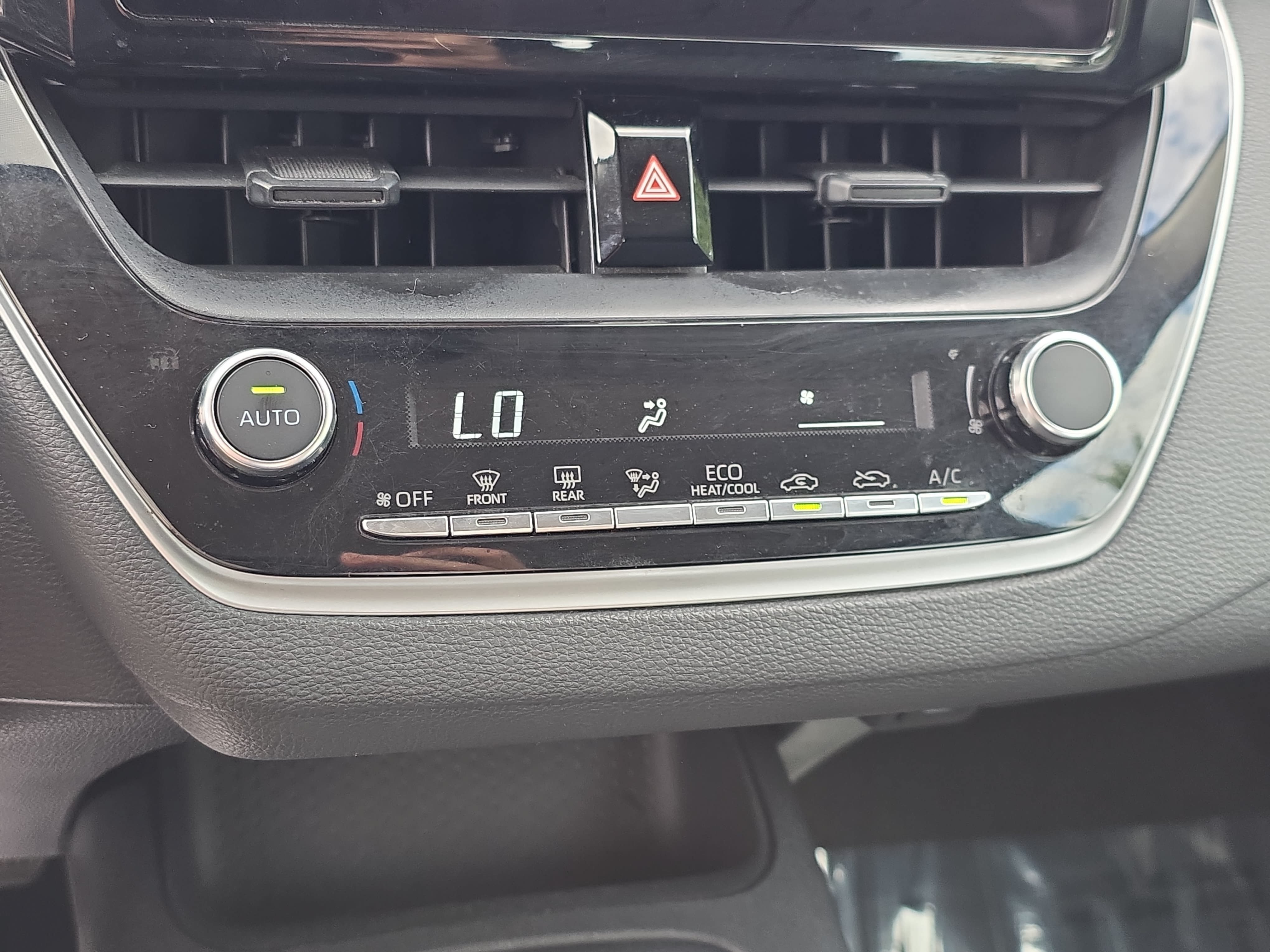 Used 2024 Toyota Corolla LE FWD image 21