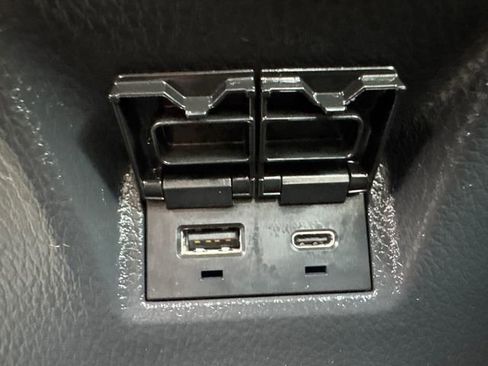 Certified 2025 Toyota Camry SE w/ Convenience Package image 24