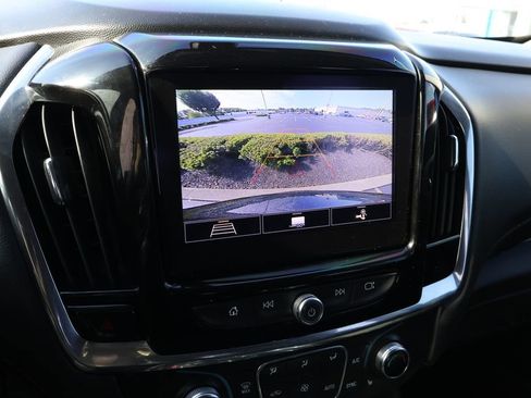 Used 2020 Chevrolet Traverse LT FWD image 23