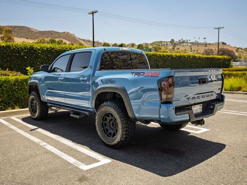 Used 2019 Toyota Tacoma TRD Off-Road w/ Technology Package AWD/4WD image 7