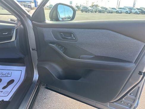 Used 2021 Nissan Rogue S image 12