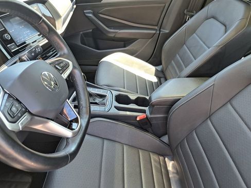 Used 2024 Volkswagen Jetta SE FWD image 19