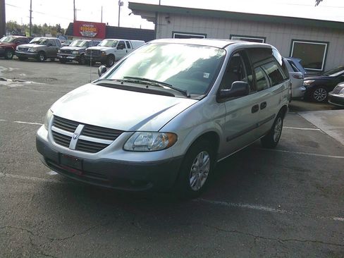Used 2006 Dodge Caravan SE w/ Popular Equipment Group I image 2