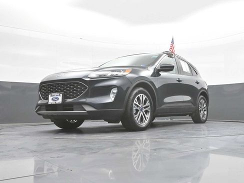 Certified 2022 Ford Escape SEL w/ Technology Package AWD/4WD image 38