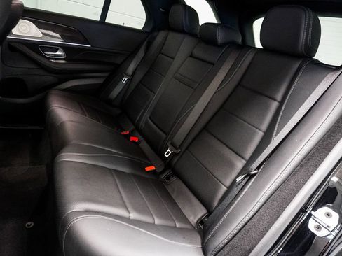 Used 2025 Mercedes-Benz GLE 450e 4MATIC image 9