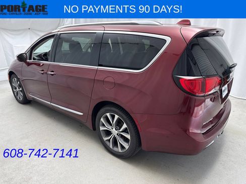 Used 2018 Chrysler Pacifica Limited FWD image 4