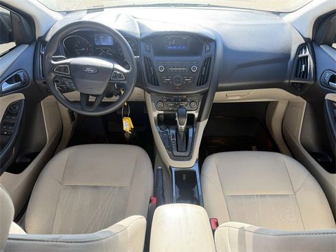 Used 2018 Ford Focus SE image 12
