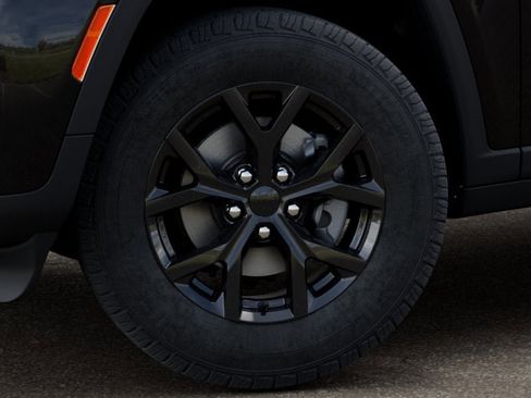 New 2026 Jeep Grand Cherokee L 4WD image 8