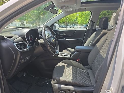 Used 2019 Chevrolet Equinox LT AWD/4WD image 16