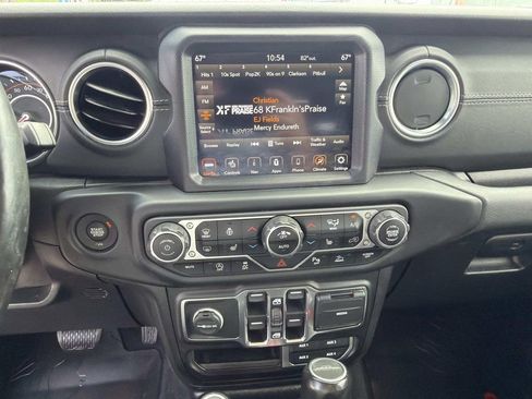 Used 2020 Jeep Gladiator Overland w/ Popular Equipment Package AWD/4WD image 27