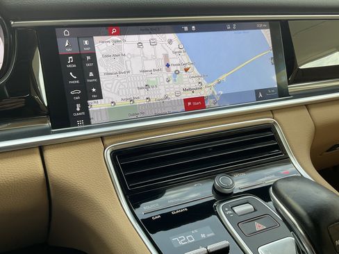 Used 2019 Porsche Panamera 4 image 17