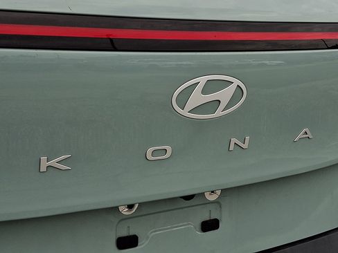 Used 2024 Hyundai Kona SEL FWD image 6