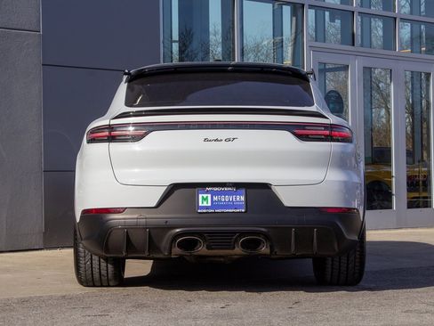 Used 2022 Porsche Cayenne Turbo GT image 9