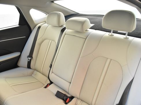 Used 2025 Hyundai Sonata SEL FWD image 19